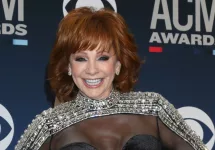 LAS VEGAS - APR 7: Reba McEntire at the 54th Academy of Country Music Awards at the MGM Grand Garden Arena on April 7^ 2019 in Las Vegas^ NV