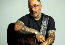 aaron-lewis-2