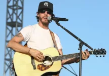 Chris Janson performs at the CountryFlo Music and Camping Festival on November 4^ 2016 in Lake Wales^ Florida.