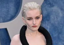 Julia Garner at the 2023 Vanity Fair Oscar Party at the Wallis Annenberg Center BEVERLY HILLS^ CA. March 12^ 2023