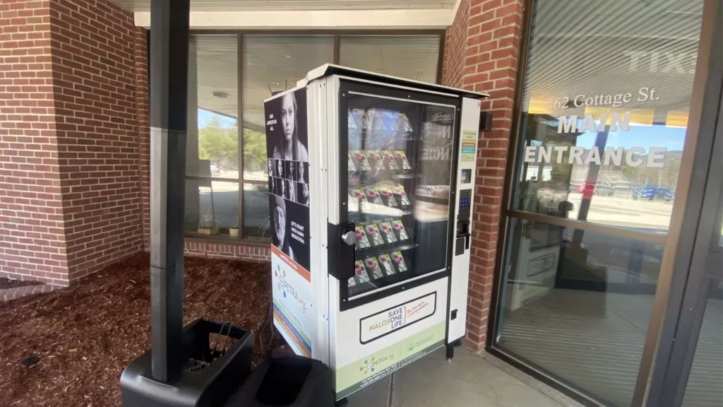 New Narcan vending machine in northern New Hampshire | 95 Triple X - WXXX