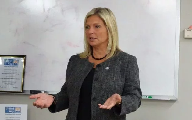 08-09-18-penn-adv-check-presentation-lynn-pryor