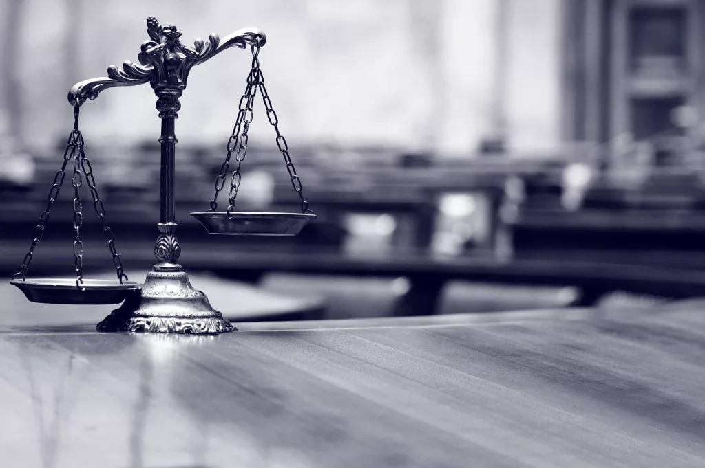 decorative-scales-of-justice-in-the-courtroom-7