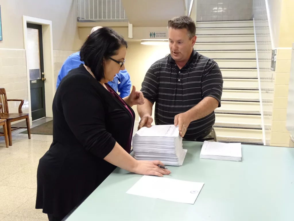 04-08-19-mark-graham-melinda-humphries-4