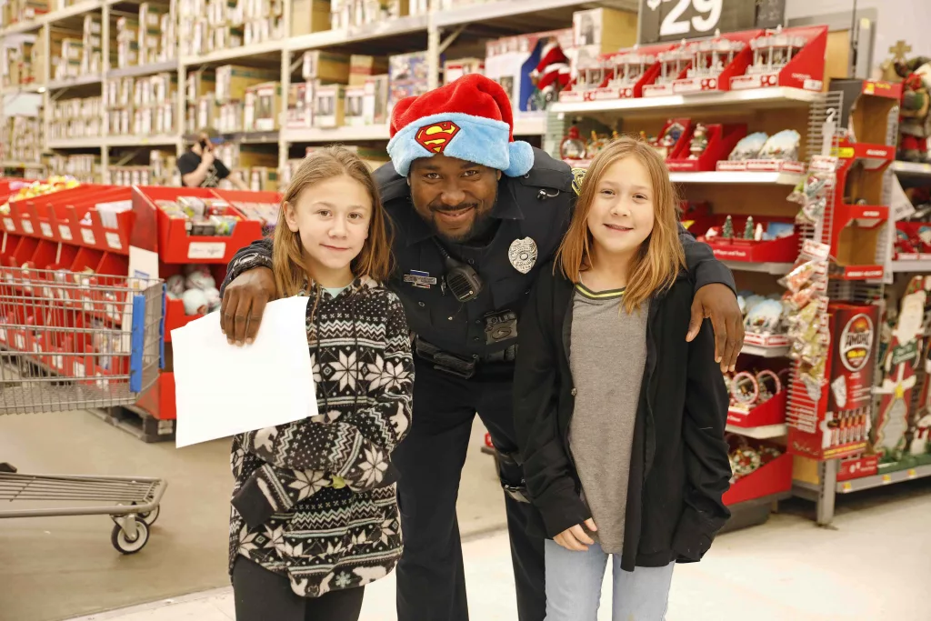 clarksville-police-shopping-3