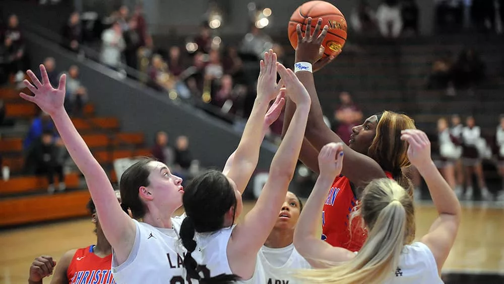 christian-henderson-4715958