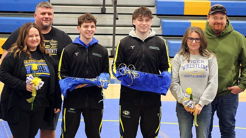 senior-wrestling-3549917