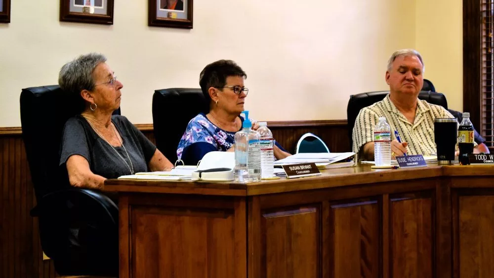 060325-cadiz-city-council-1-jpg