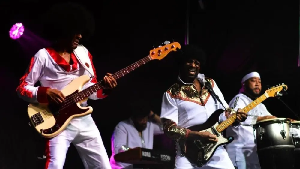 091225-summer-salute-17-jpg-3