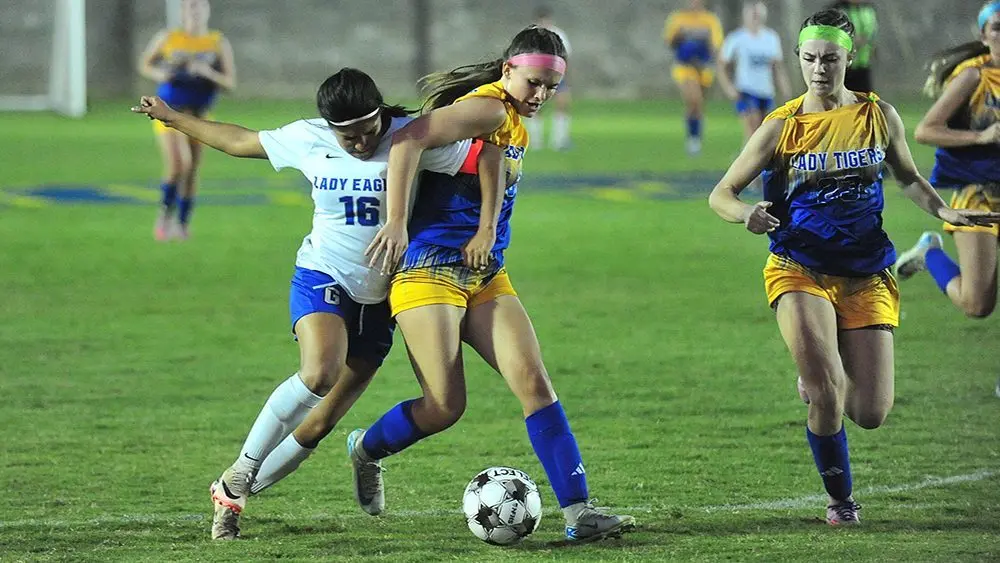 emilee-klidzejs-vs-graves456093