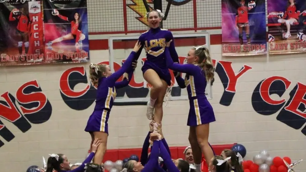 lyon-cheer-35-e1761434833687529261