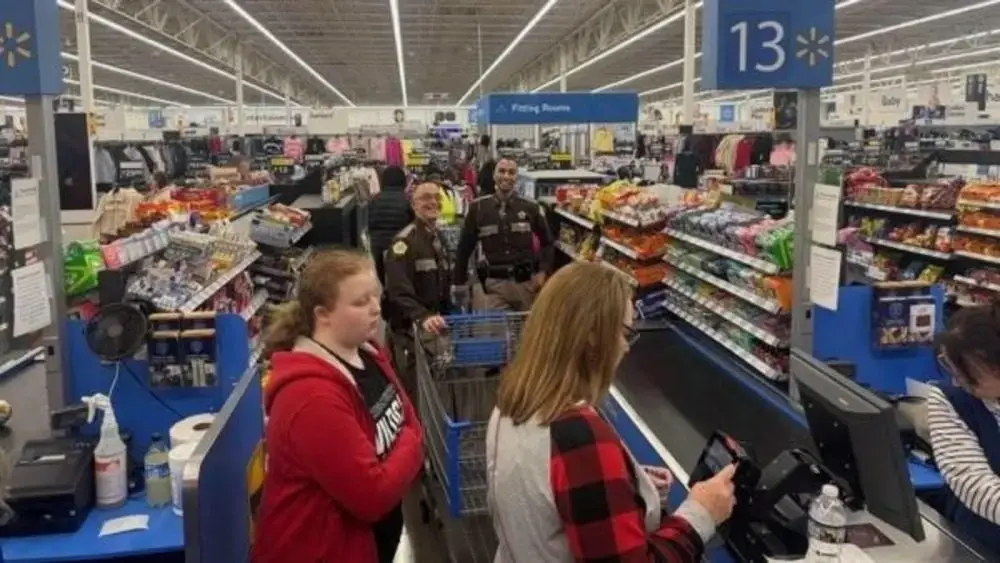 121825-shop-with-sheriff-5-jpg