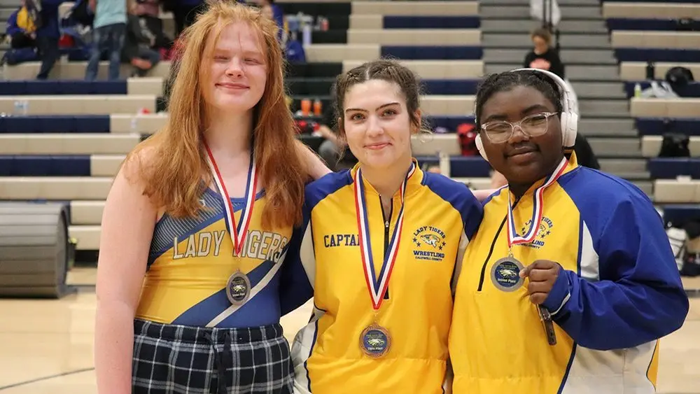 caldwell-girls-at-independence768047