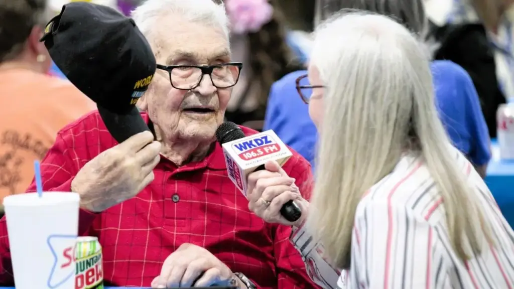 041526-hendricks-3-jpg