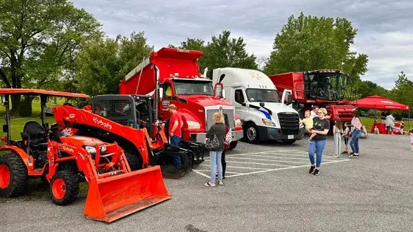 05-13-23-touch-a-truck-4-jpg-5