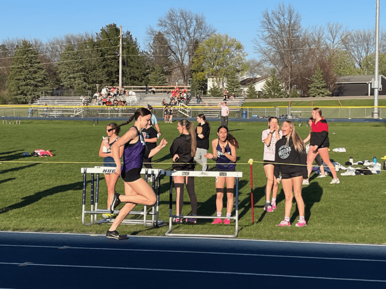 agwsr-karis-lippert-800m-4-15-24