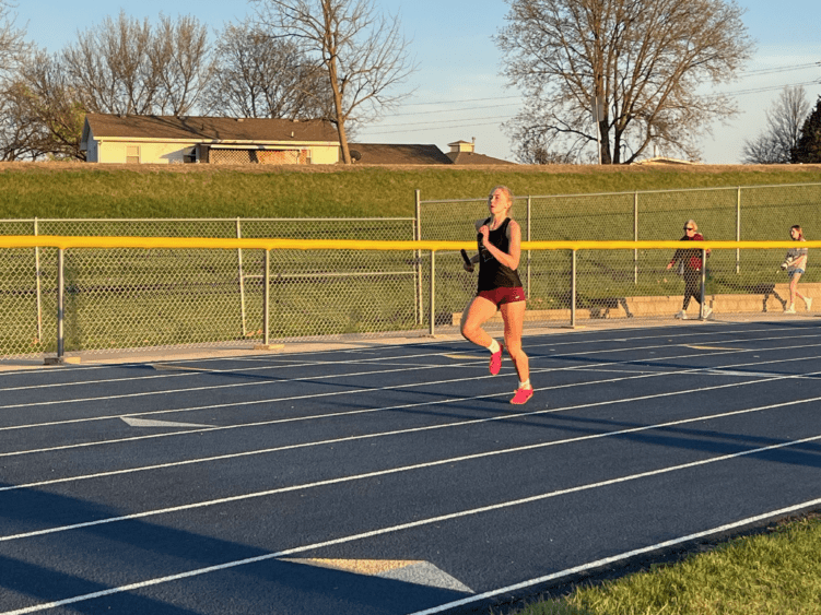 gc-ellery-luhring-4x400-4-15-24