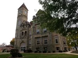 grundy-county-courthouse