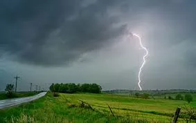 thunderstorm-with-lightning