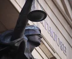 blind-justice-at-the-courthouse-statue