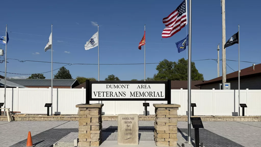 dumont-veterans-memorial