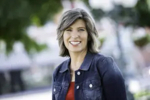 joni-ernst-head-shot-2