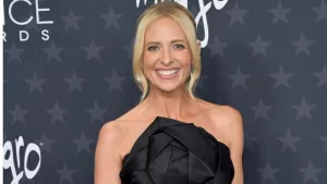 Sarah Michelle Gellar at the Critics Choice Awards 2025. SANTA MONICA^ USA. February 07^ 2025