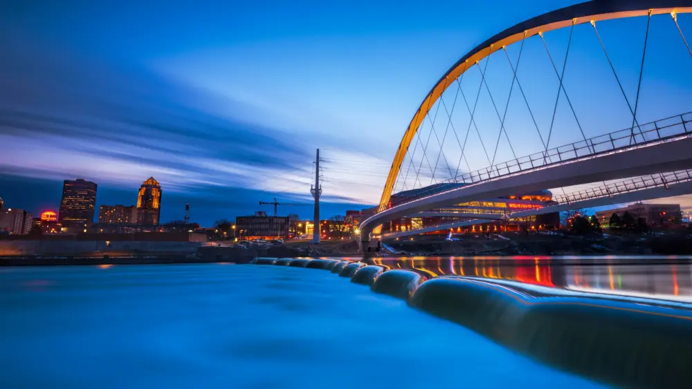 Nitrate levels in the Des Moines River routinely exceed the acceptable safety levels of 10 mg/L set by the U.S. Environmental Protection Agency. (Adobe Stock)