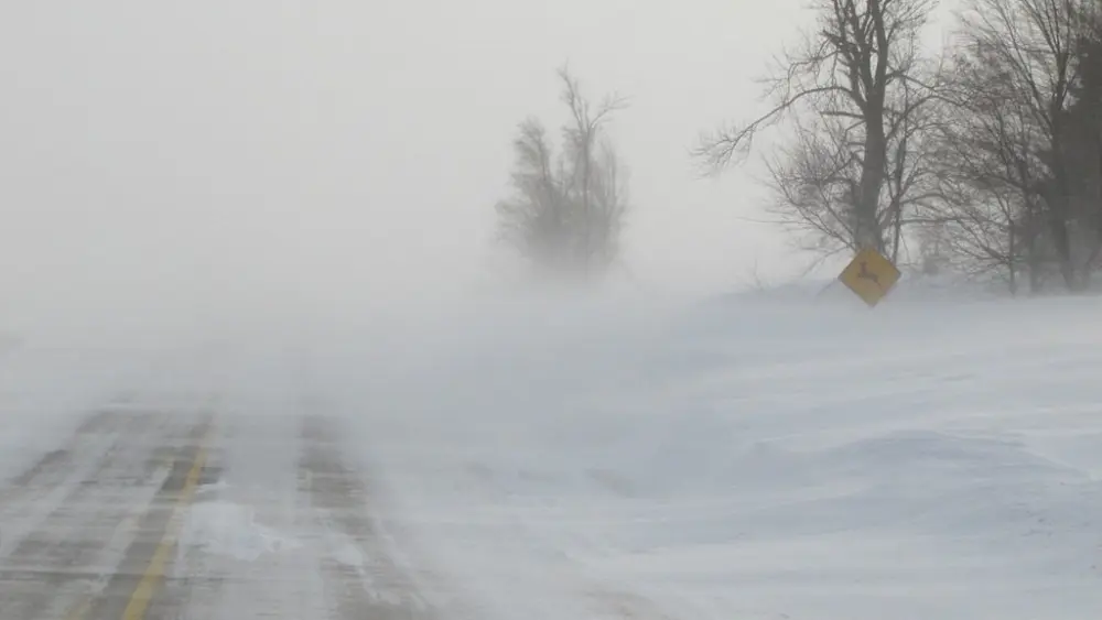 blizzard-in-rural-iowa