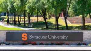 Close-up view of Syracuse University signage. Syracuse University is a private research institution located in Syracuse^ New York. Founded in 1870 Syracuse^ NY - Aug 18^ 2025
