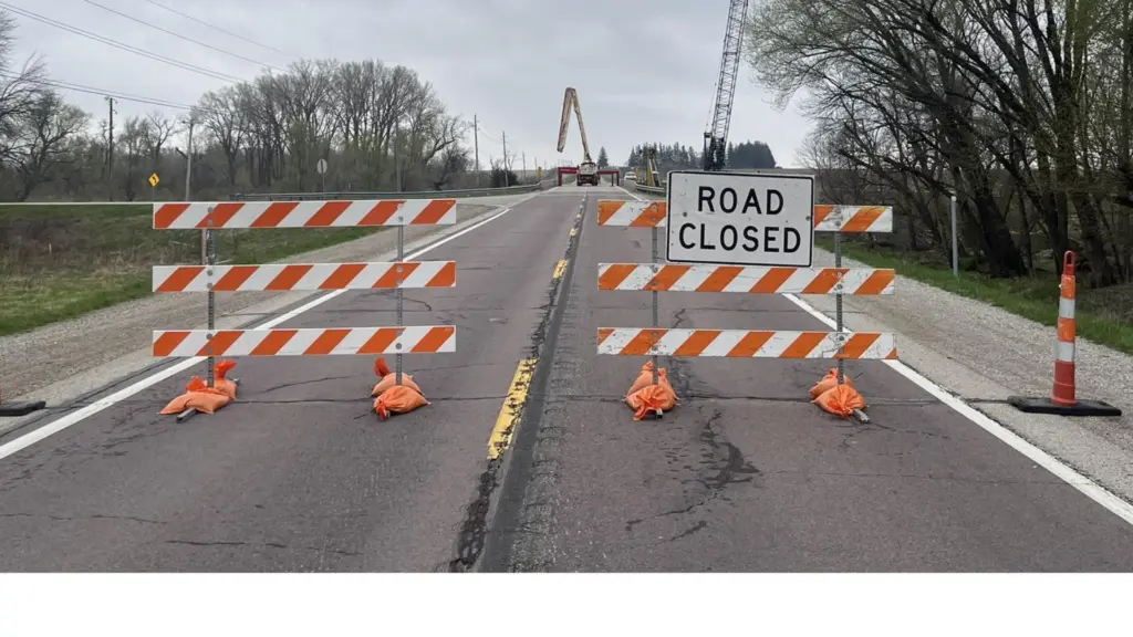 road-closed-iowa-dot-close-work-construction