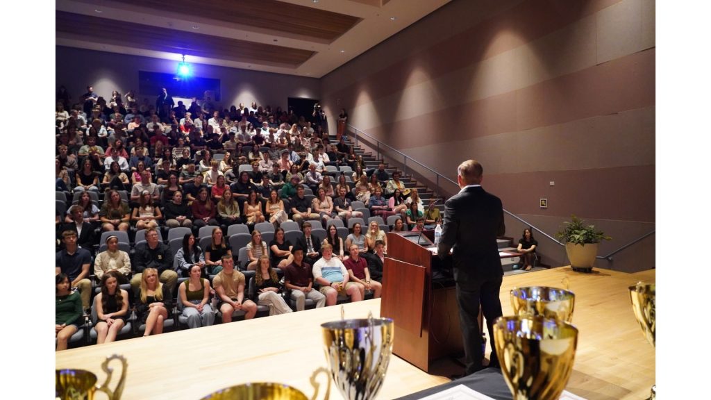Over 5,000 Iowa students register to vote; Dike-New Hartford High School recognized