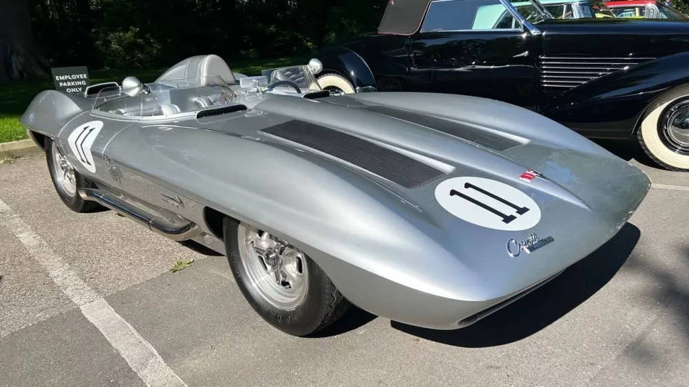 1959-corvette-stingray-racer