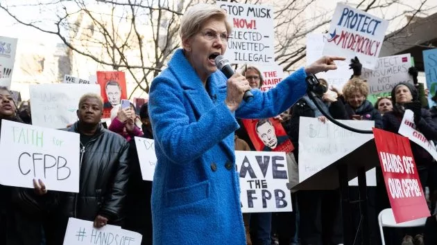 getty_elizabethwarrentrumpprotest_021225179598