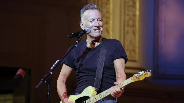 getty_brucespringsteen_041825198317