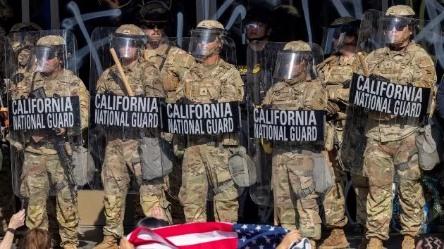 getty_nationalguard_061725422487