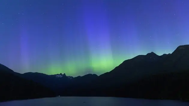 g_northernlights_081825373776