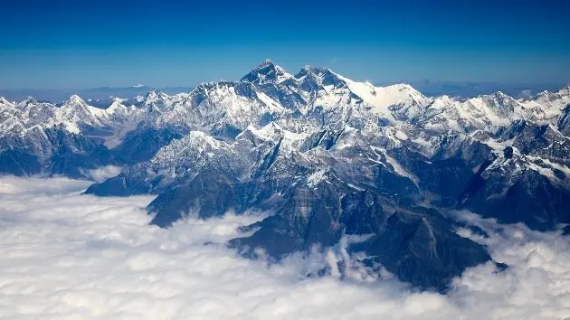 getty_mteverest_100625404455