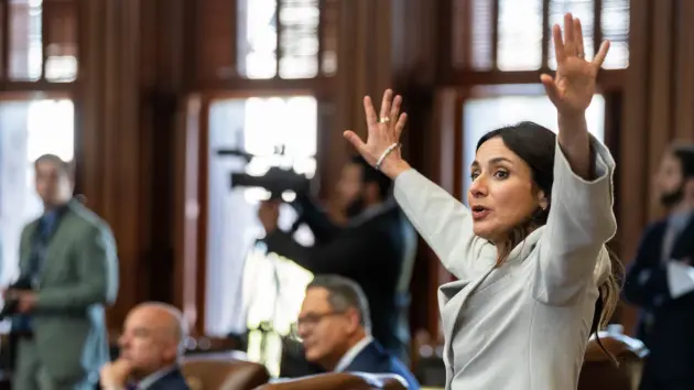 news_ginahinojosa_101525582037