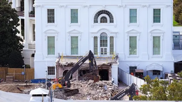 g_whitehousedemoltion_102425854566