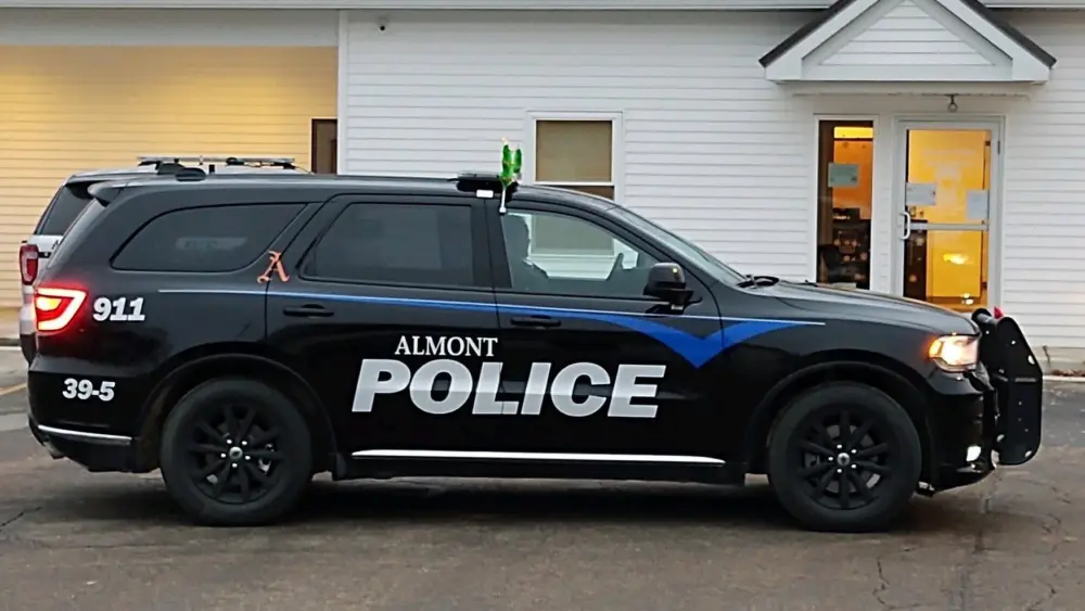 almont-police