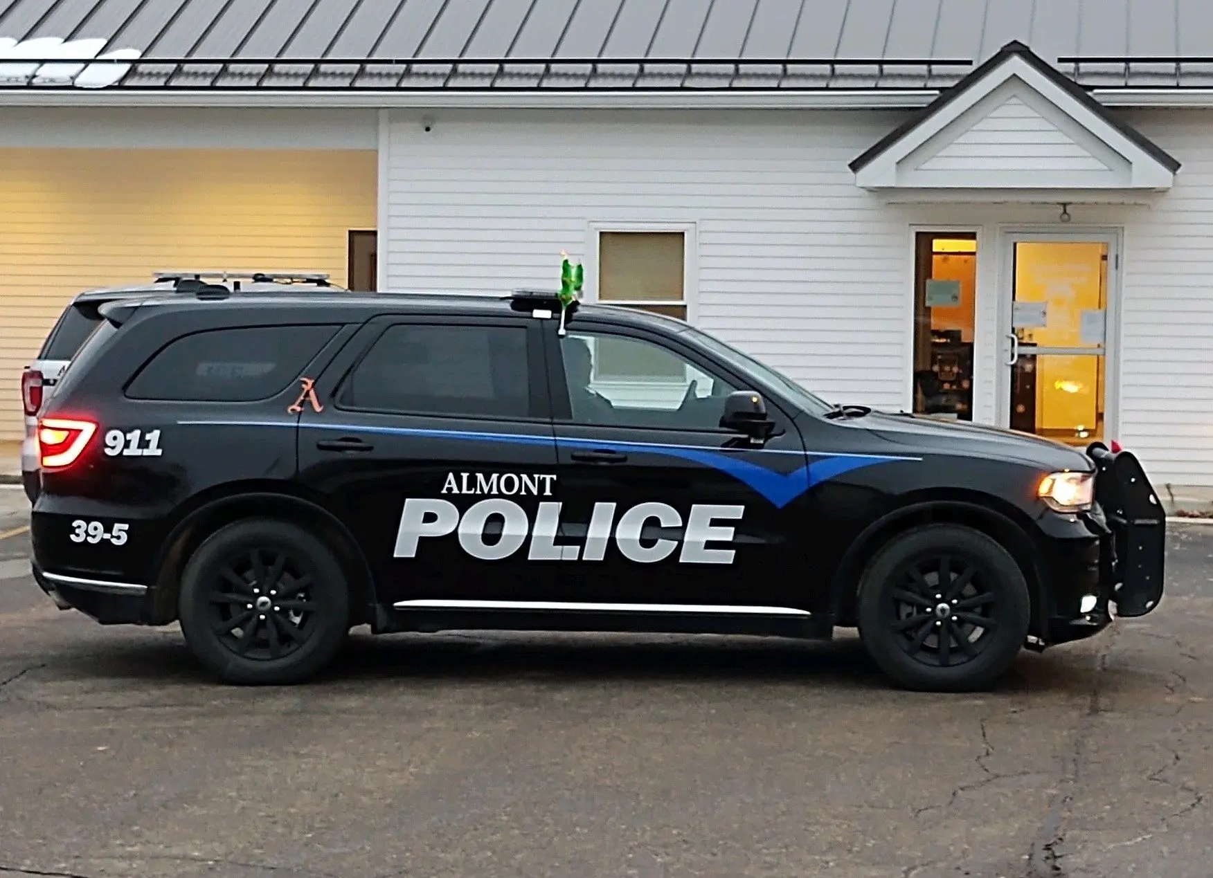 almont-police