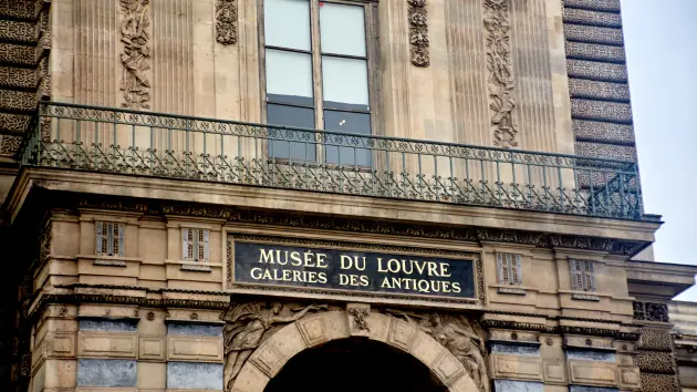 getty_louvre_11192567242