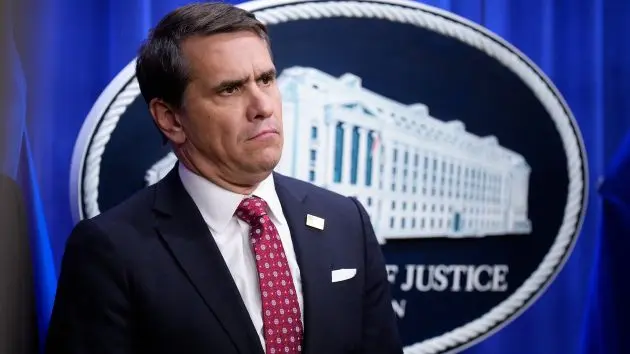 getty_todd-blanche-gty-gmh-251121_1763744993943_hpmain143132