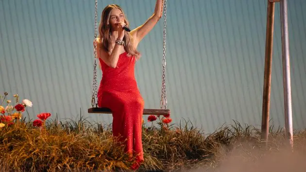 m_kelseaballerinicmaawardsswing2025abc238885