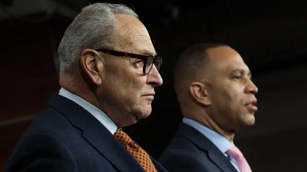 getty_schumerjeffries_010826629135