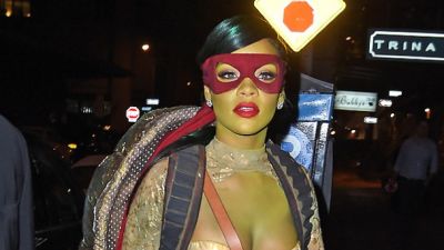 110314-celebs-out-rihanna-halloween-ninja-turtle
