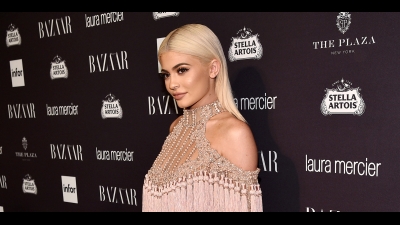 091216-celebs-kylie-jenner-dragged