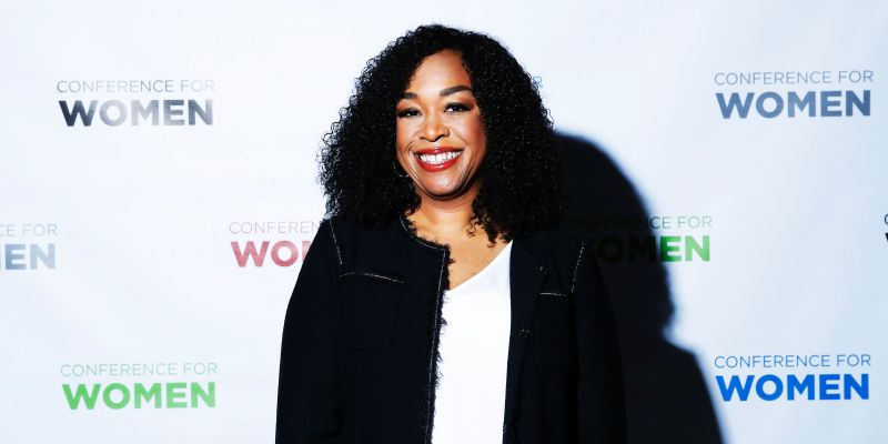 101217-celebs-shonda-rhimes