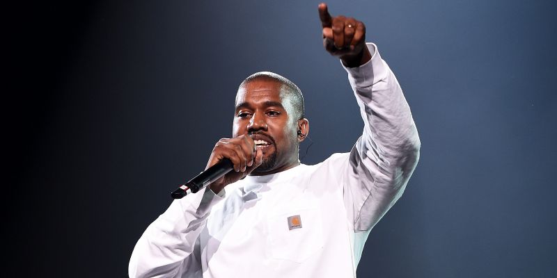 111217-celebs-kanye-west